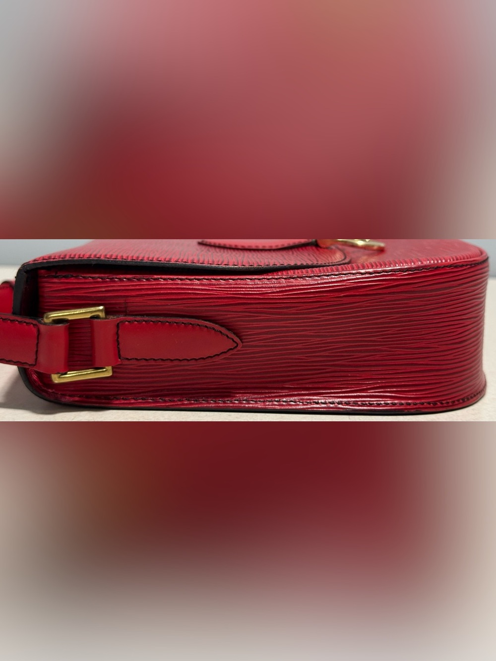 Louis Vuitton Saint Cloud GM Epi Leather - Picture 4 of 16